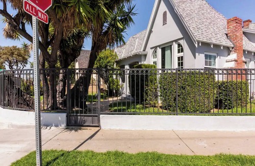 East Los Angeles House | NEW Casita Azul in East LA