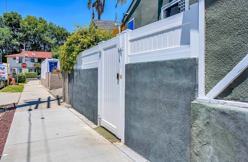 Valley Glen Apartment | New! Coldwater Modern Studio Guest House