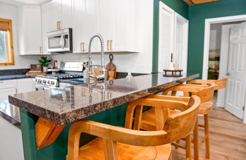 Sugarloaf Ski Chalet | New Construction! 4BR/3BA Chalet+Loft+SPA