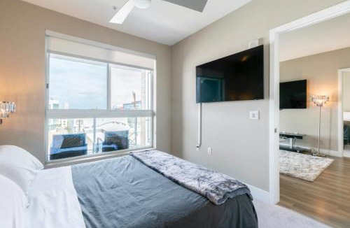 Beverly Hills Apartment | New Construction Modern Luxury Views Pool & Patio an