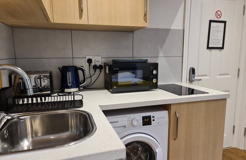 Putney Apartment | New cosy studio in calm area near parks