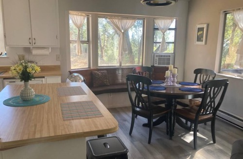 Tuolumne House | NEW! Cozy Secluded House w/Deck - Near Yosemite!
