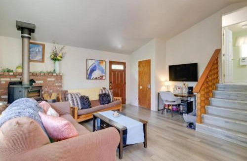 Tuolumne House | NEW! Cozy & Secluded House w/Deck - Near Yosemite!