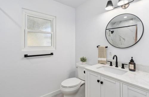 Linda Vista House | NEW Cozy Zen Pool Jacuzzi Home Heart of San Diego