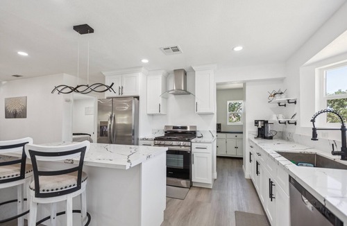 Stallion Springs House | NEW! Desert Mountain Escape with Private Hot Tub