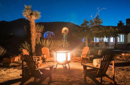 Joshua Tree Highlands Villa | New: Dome, Hot Tub, Game Room, 5 min to park