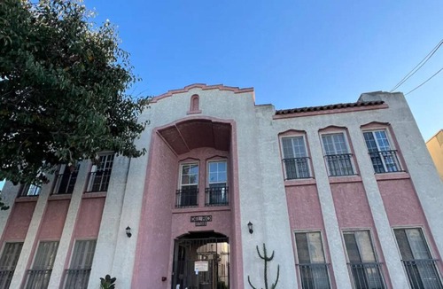 Alamitos Beach Condo | NEW fully remodeled apt in Long Beach