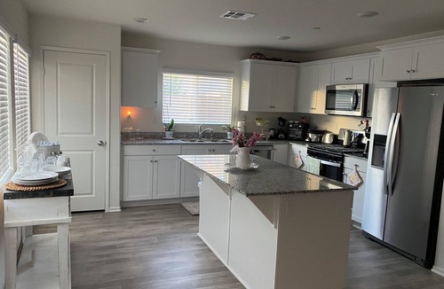 San Jacinto House | NEW HOME Mountain View’s by LA & San Diego in tranquil San Jacinto w/Wi-Fi, AC