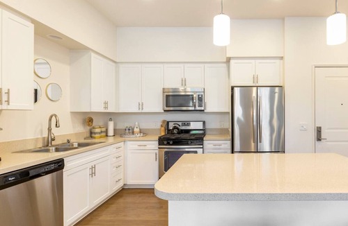 Irvine Apartment | New Listing - Beautiful Resort Style Living! UPSCALE
