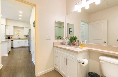 Irvine Apartment | New Listing - Beautiful Resort Style Living! UPSCALE