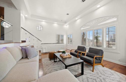 Downtown Los Angeles House | New Listing Dodger Clubhouse by Colby & Conrad