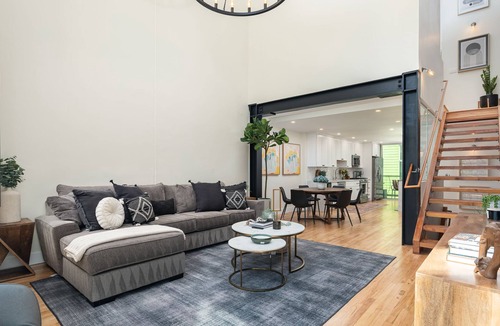 East Village House | NEW Luxury 3BR HOUSE❤️of DT Walk Petco w/Garage AC