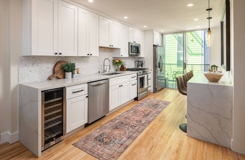 East Village House | NEW Luxury 3BR HOUSE❤️of DT Walk Petco w/Garage AC