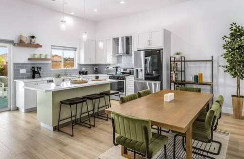 Cathedral City House | New Luxury 4 bedroom Private Saltwater Pool & Spa!