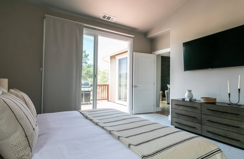 Big Bear House | NEW Luxury Getaway w/ Hot Tub / Moonridge by Here