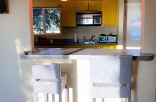 Creston House | New Mod decor in California Western Wine Country!