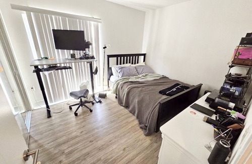 La Brea Condo | NEW MODERN 3-BED/3BATH condo CENTER OF LA PS5 WiFi AC PATIO