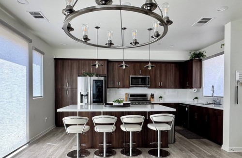 Downtown House | NEW! Modern Coastal Escape 3BD/2.5BA