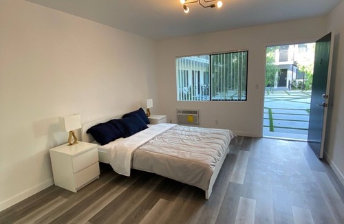 Hollywood Apartment | New Modern Hollywood Studio