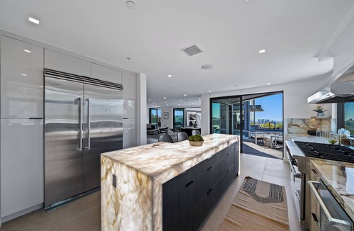 The Bird Streets Villa | New Modern Sunset Strip 5Bd Jetliner View Villa