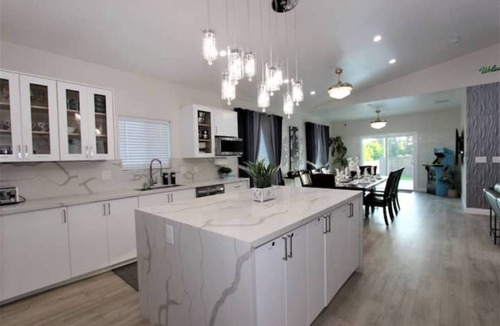 San Bernardino House | New & Modern with Accessibility-Family Friendly