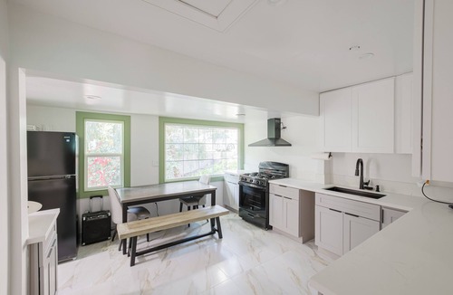Sylmar House | NEW MTN Home with Fast INTERNET & AC awesome Angeles Forest - 3bed2bath
