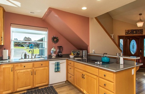 McKinleyville House | New! Oceanview Guesthouse