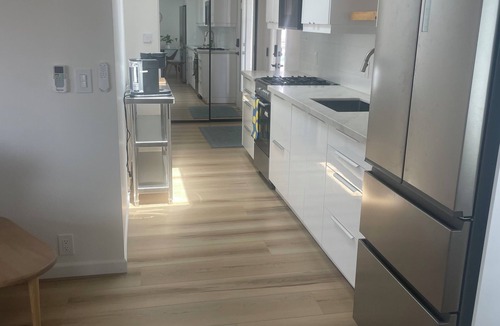 South Mission Beach Apartment | New remodeled 1 bed apartment with AC/parking/onsite laundry 1 minute to sand!
