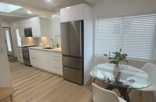 South Mission Beach Apartment | New remodeled 1 bed apartment with AC/parking/onsite laundry 1 minute to sand!