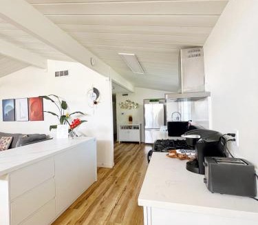Walnut Valley Apartment | New Renovated 3B2B house
