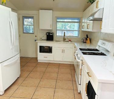 Hacienda Heights House | New renovated room with shared bathroom