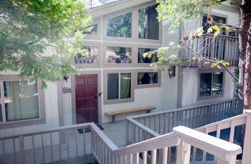 Lake Arrowhead House | *NEW* Rustic & Cozy Hideaway- Fireplace & Deck w/Grill