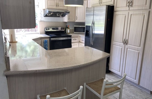 Santa Ana Heights House | New*South Coast Metro*Pool*15 min Newport Beach
