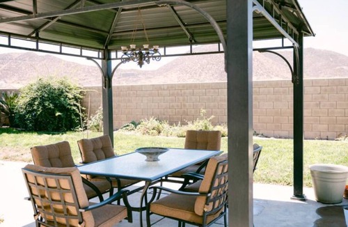 Hemet House | ✨New✨Sparkling Clean Cozy Charmer! Family Friendly w/Mountain Views⛰