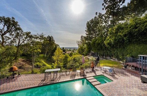 Fullerton House | NEW! This Mid-century modern estate home with forever views.