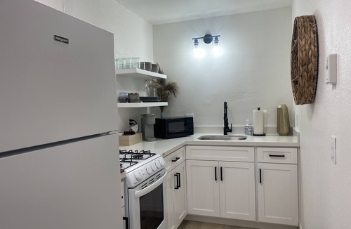 Salida Apartment | New & updated 2-bedroom 1 bathroom apt. Near Modesto 1mile from HWY 99