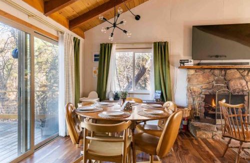 Upper Moonridge House | New Yena Cabin in Moonridge
