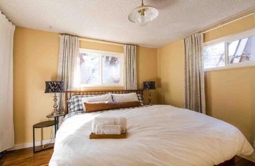 Upper Moonridge House | New Yena Cabin in Moonridge