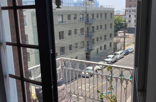 Westlake Apartment | New York-style 1 Bedroom Apartment by Downtown Los Angeles, Balcony Smoking OK!