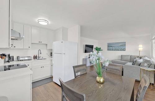 Central Berkeley Apartment | New2BR! Comfy Apt, Walk to UC Berkeley & Downtown with workspace, wifi & parking