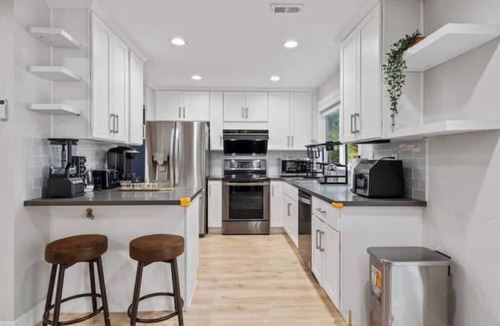 Townsend House | NewLuxHome! EV! MiniGolf! PoolTable! HeartofSanJose