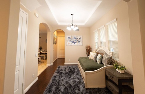 Garden Grove House | Newly built , 15 min Disneyland , Anaheim Convention, 2 min eateries and market