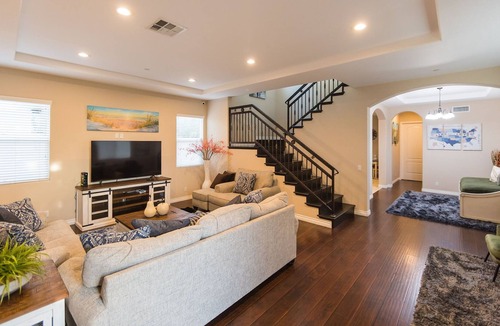 Garden Grove House | Newly built , 15 min Disneyland , Anaheim Convention, 2 min eateries and market