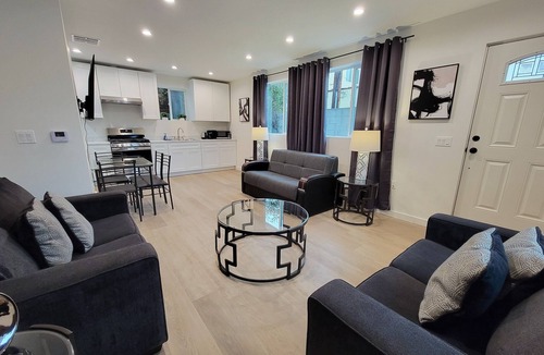 Beverly Hills House | Newly built 2 bedroom home by Beverlywood! A+ area