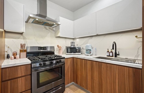 Mar Vista House | Newly Built 2 Bedroom 2.5 Bath House w/Modern Finishes Pet and Family Friendly