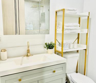 Van Nuys Apartment | Newly Built Modern Central 2B On Sherman with Free Parking