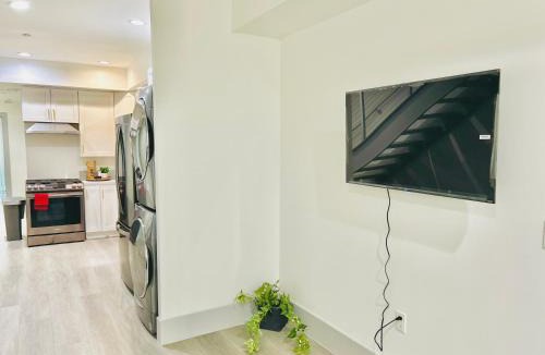 Van Nuys Apartment | Newly Built Stylish Modern 2B In LA