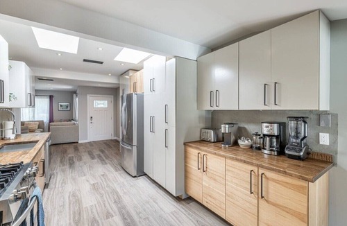 Encino House | *Newly Built* w/HTD Pool, Cabana, BBQ