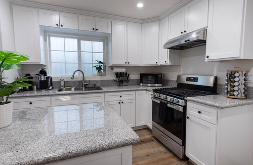 Lancaster House | ☞Newly Built☞Near the BLVD☞