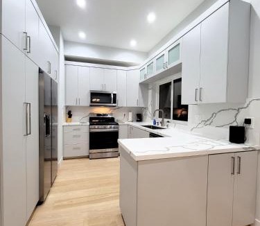 Pico - Robertson Apartment | Newly constructed 2 bedroom by La Cienega Plaza with parking, modern kitchen, washer dryer and very central to attractions